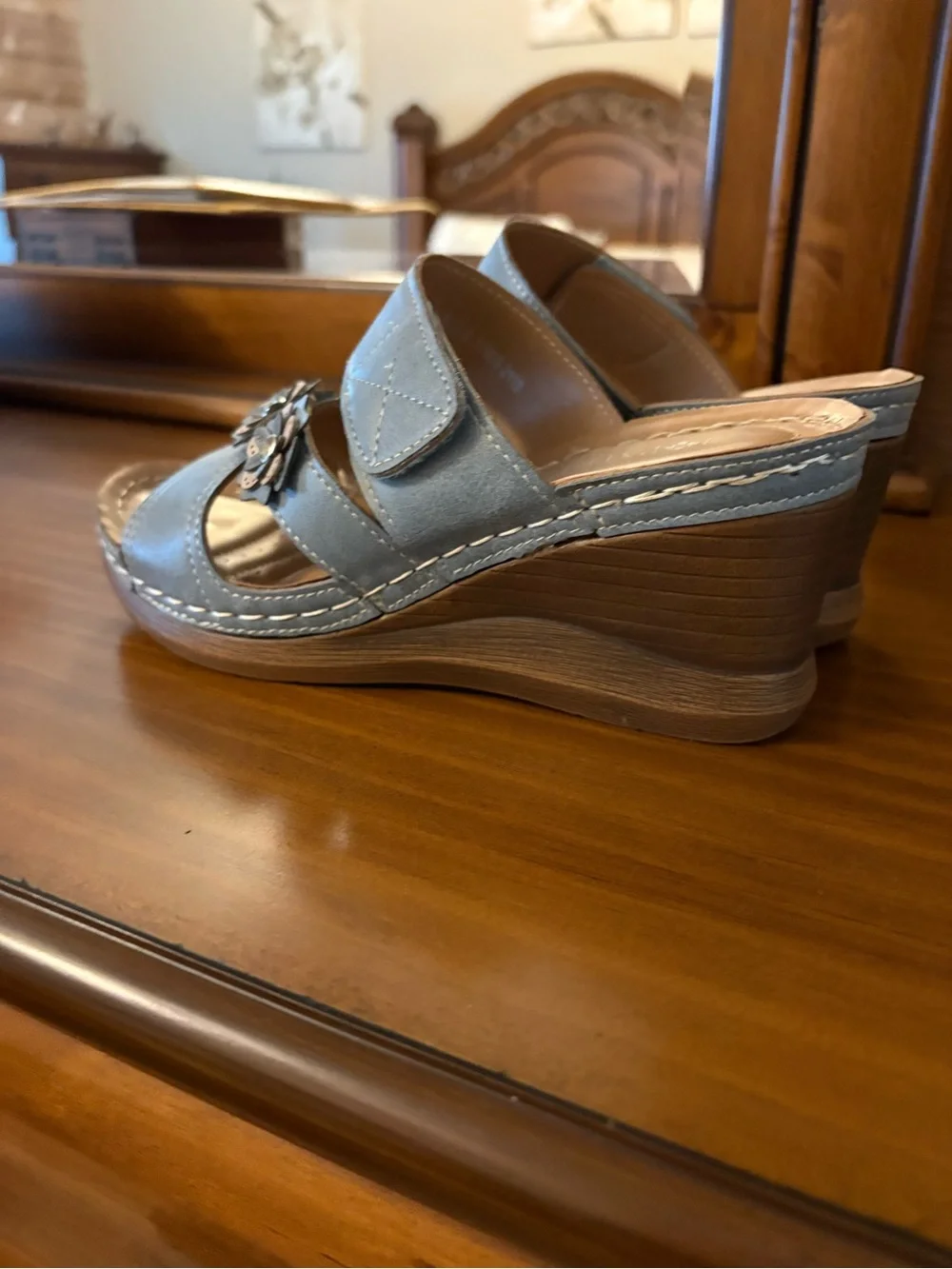 Pareizi Blue Floral Slide Sandals